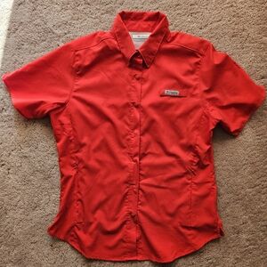 Red Columbia Shirt size S EUC